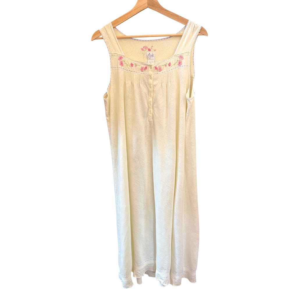 Vintage Aria Nightgown Sleeveless Floral Embroidery Cottagecore Romantic